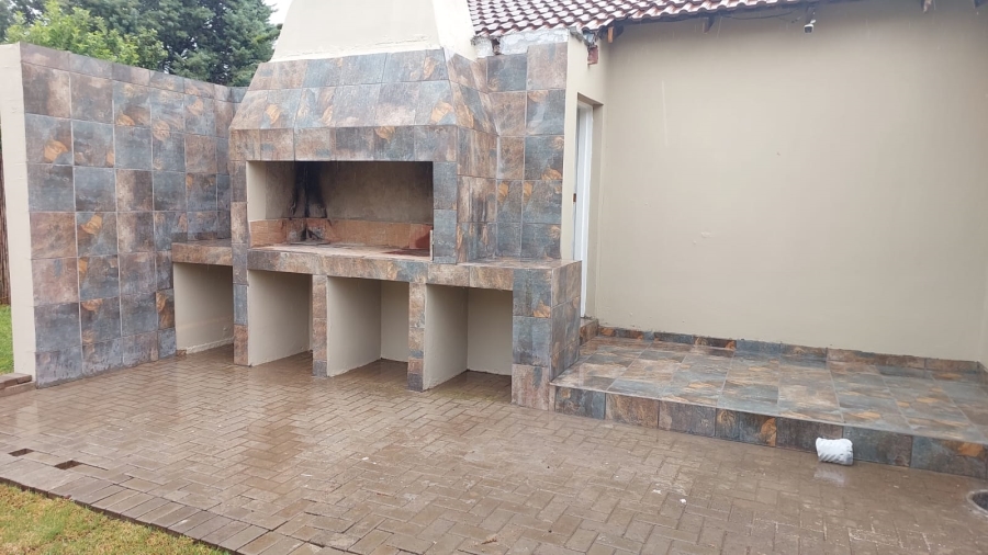 3 Bedroom Property for Sale in Langenhovenpark Free State